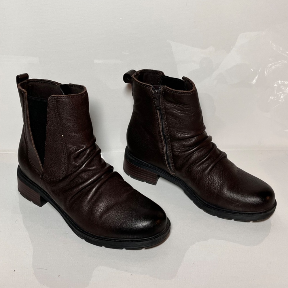 Clarks Collection Hearth Rose Leather Ankle Boot - image 2